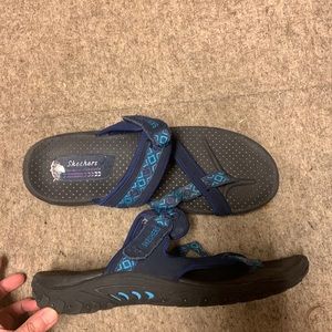 Sketchers Outdoor Lifestyle Reggae-Zig Swag Flip Flops Women’s Size 11